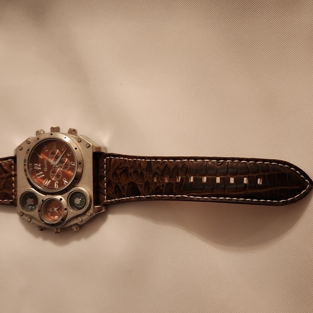Men's Watch - Picture 4 of 5